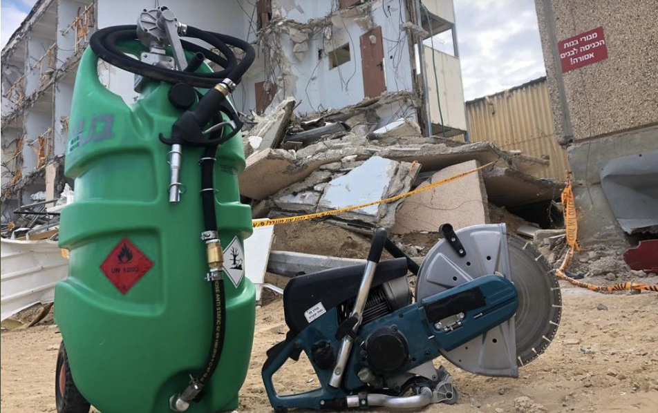 Mobile fuel tank fuelling cutting equipment at a disaster response site